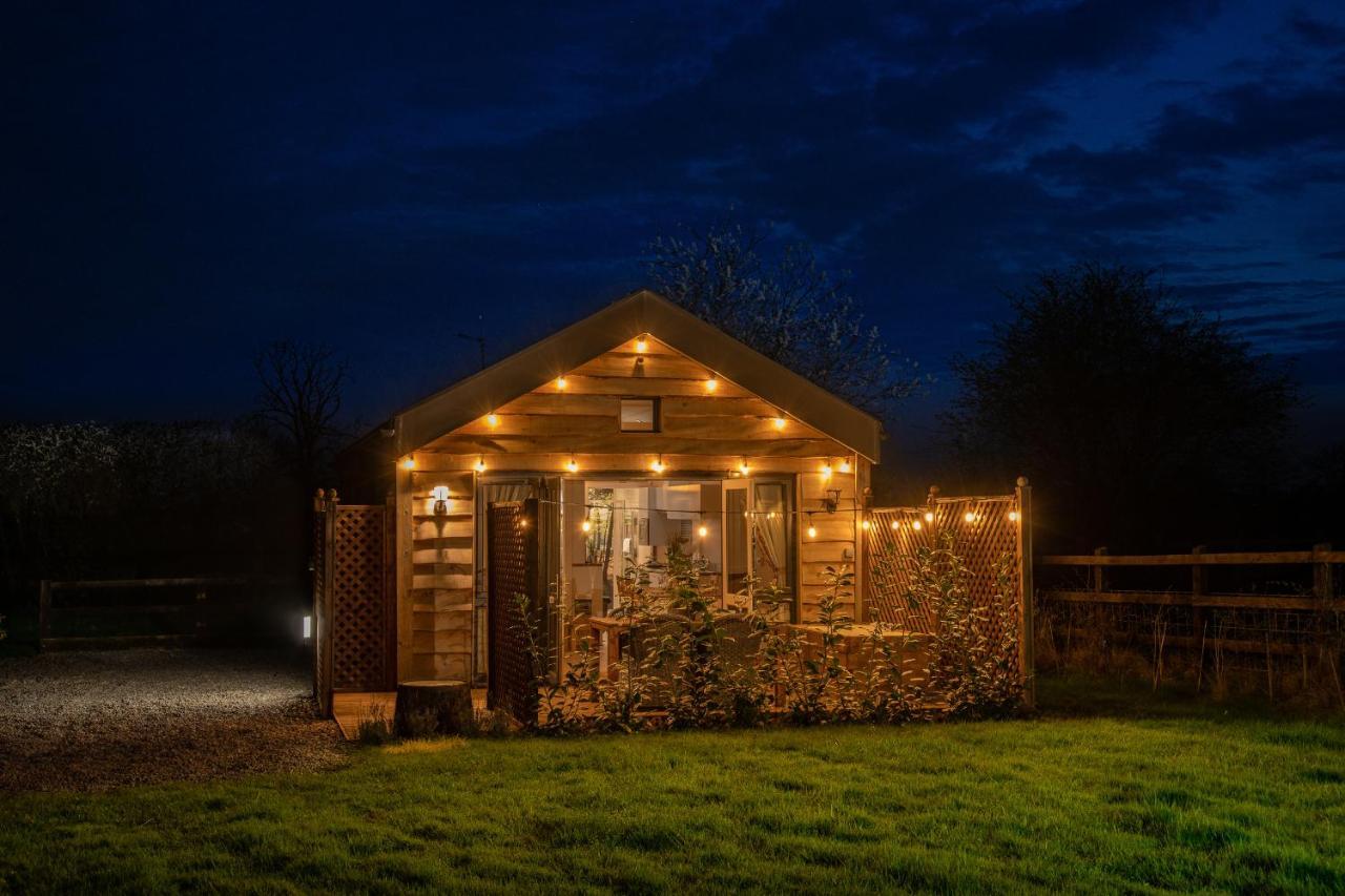 Montana Log Cabin - Ockeridge Rural Retreats Villa Wichenford Eksteriør bilde